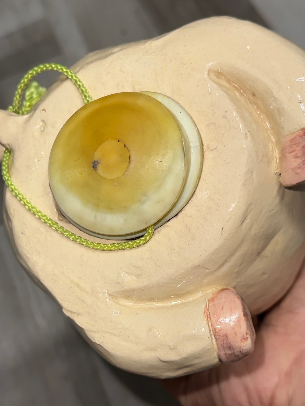 Handcrafted  Piggy Bank Sculpture. Broken missed ear. - Picture 8 of 9